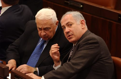 האם ביבי יכנס להיסטוריה ככפילו של שרון?