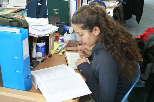 הרב אבינר: ילדה יקרה, בחופש לימדי תורה