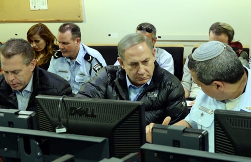 נתניהו בחפ"ק השריפות: "יש סימנים להצתות אנוש"