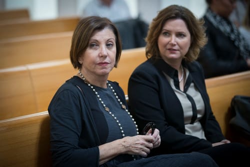 סערה בעקבות דבריה של גלאון: 'יצא המרצע מן השק'
