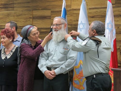 מול כל המקטרגים: הרב אייל קרים מונה לרבצ"ר
