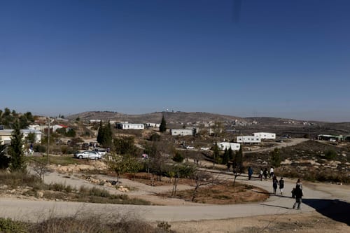 הרב אבינר: עמונה- שרשרת מושחתת של גנבים