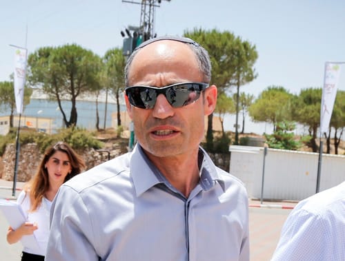 דוידי פרל התפטר: נפתח הקרב על ראשות המועצה