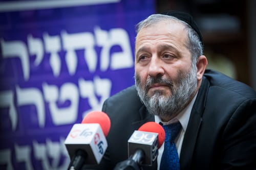 מבוכה בש"ס: מקורב של דרעי נעצר בפרשת סחיטה