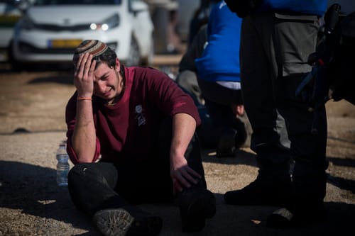 לגרש את תושבי עמונה? זה גזל לאור השמש