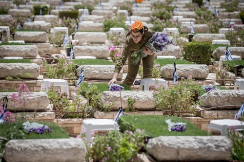 הראשון מיני רבים: מיהו החלל הראשון שנקבר בהר הרצל?