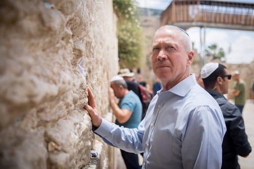 אושר: מעלית תאפשר לנכים להגיע לכותל המערבי