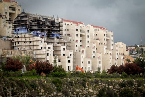 היועמ"ש יחקור עבריינות בנייה של רשויות ביו"ש?