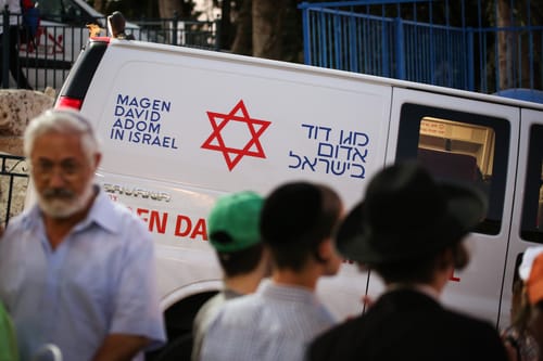 נס בכפר חב"ד: תינוק בן חצי שנה נשכח ברכב וניצל