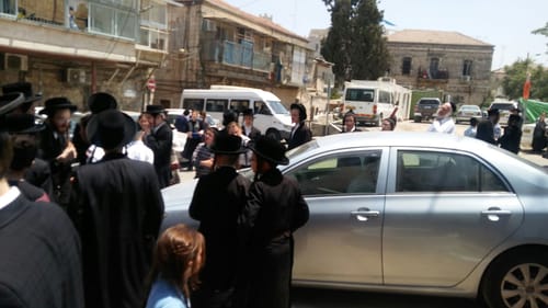 ליברמן חולץ מהתגודדות חרדים במאה שערים