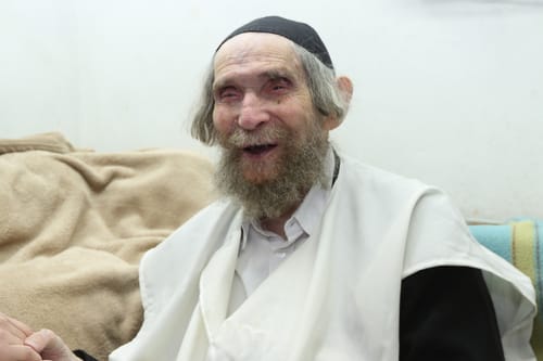 הרב שטיינמן פונה לבית החולים. מצבו יציב