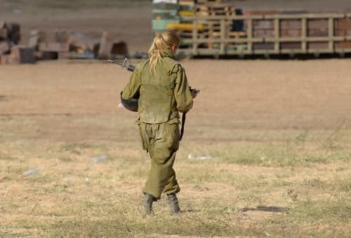 הרב אבינר: טענות מזוייפות של בנות מתגייסות