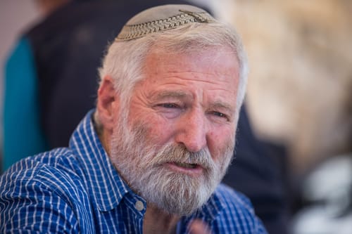 פיצוץ באמנה: המזכירות בניסיון לפטר את זמביש