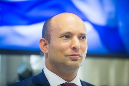 אחרי מתמטיקה ואנגלית: מהפכת התנ"ך של בנט