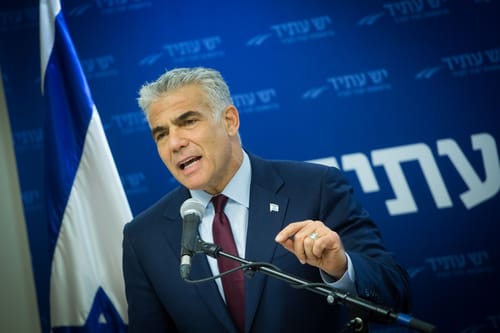 יאיר לפיד: האיום על שופטת בג"צ – בגלל נתניהו