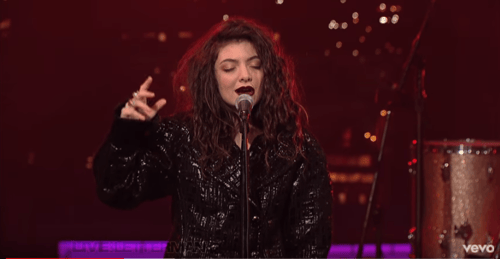 בושה: היהודיה שגרמה לביטול ההופעה בישראל