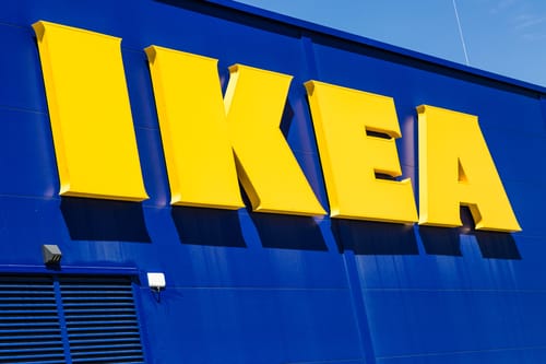 מפרק מצחוק: כך הרשת ספדה את מייסד איקאה