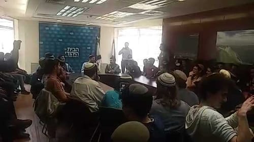 צפו: האדמו"ר מסמוטריץ' בהתוועדות בכנסת