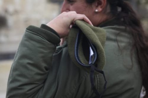 אל תעליבו חיילות למרות שהן טעו שהתגייסו