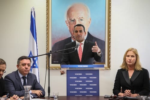 האופוזיציה דורשת תשובות: 'מגן צפוני' או 'מגן נתניהו'?