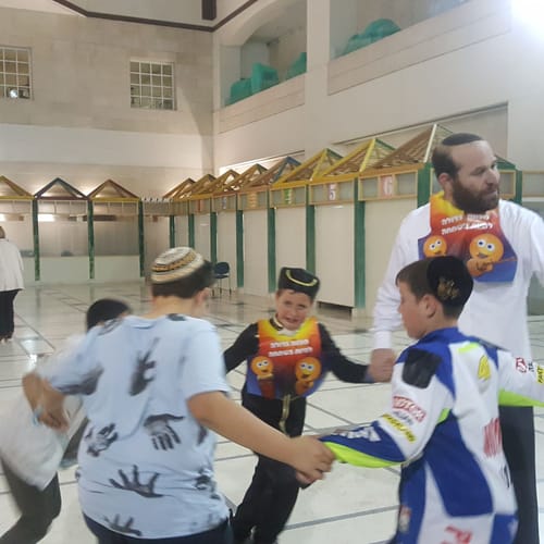 מרגש: תלמידי בית הספר במבצע תרומה לפורים