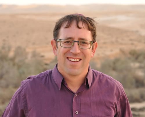 שמח שלמדתי בבית מדרש שראשו מסוגל להביט קדימה