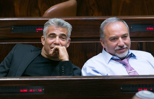ליברמן ולפיד, אל תעצרו את המהפכה החרדית
