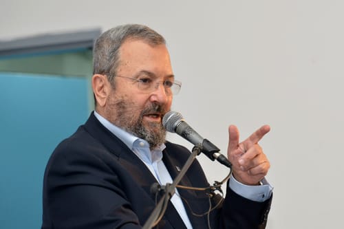 אהוד ברק חוזר לפוליטיקה: "להפיל את משטר נתניהו"