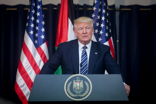 טראמפ מאיים על אסד ופוטין: הטילים בדרך לסוריה