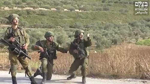 החדש של בצלם: לוחם שמח לאחר שפגע במחבל. צפו