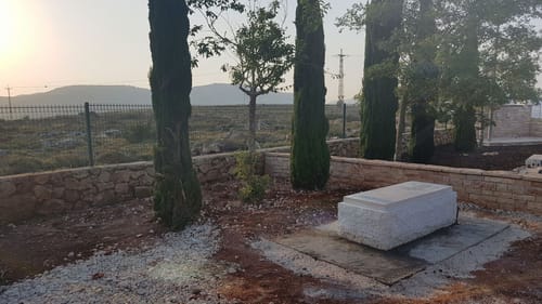 30 לרב רונצקי: על המצבה שלו נכתבו רק שתי מילים