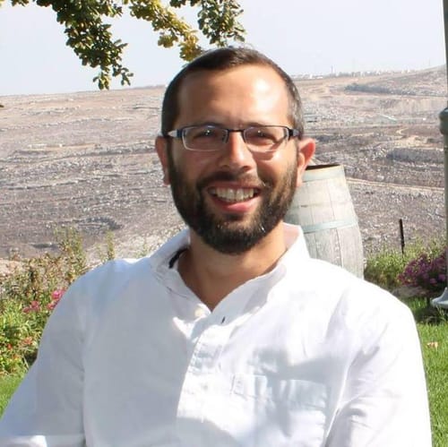 השופט הפך את ההחלטה: הפרסומים של גנץ יישארו
