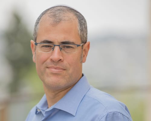 הקמת בית ספר חדש פוגעת בתחרות ופוגעת בתלמידים