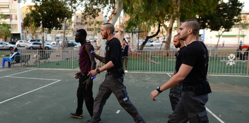 הצעת חוק: מסתנן שעשה עבירת פשע− יגורש במיידי