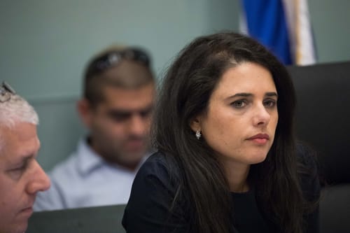 מאות רבנים לשקד: מנעי הקמת "רחבה רפורמית" בכותל