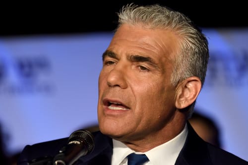 לפיד: "נתניהו נושא את שם הביטחון לשווא"