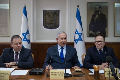 נתניהו הורה: צמיד GPS לכל גבר מכה במלחמה באלימות