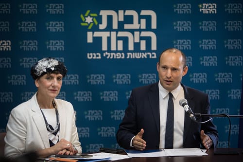 פסקת ההתגברות חוזרת• מועלם:"שעת מבחן לכחלון"