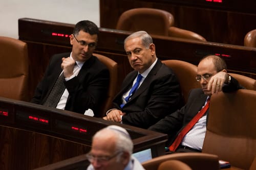 סביבת נתניהו רומזת: מזימה של בכיר לשעבר בליכוד