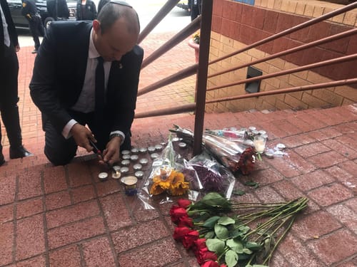 בנט בפנסילבניה: "הלב המום לנוכח האירועים"