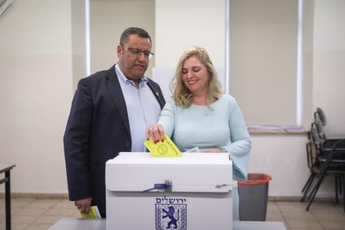 הבית היהודי בירושלים תומך במשה ליאון