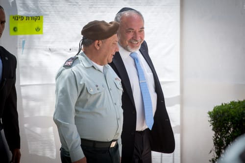 לקראת פרישה: ליברמן ייפרד מהרמטכ"ל