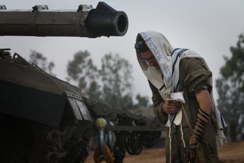האם באמת אפשר לשלב עוצמה צבאית עם רוחניות?