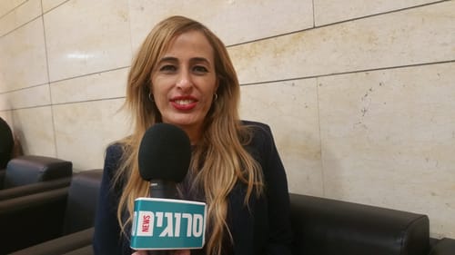 נאווה בוקר לסרוגים: "עברתי מתקפה, איל גולן זמר ראוי"