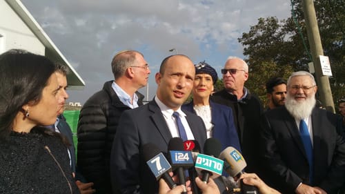 בנט ושקד מגיבים: "לא הפגנו נגד הממשלה, ספין"