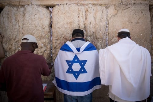 סערה נרחבת במגזר: מיהו "דתי נורמלי"?