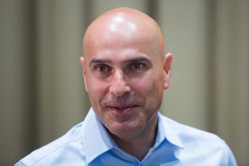 שתיקת השותפים: מאחורי הקלעים של פרשת נווה