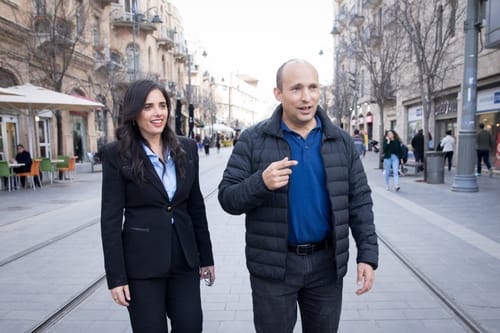 ללא תוצאות • בנט ושקד נפגשו: "נפעל לחיבורים"