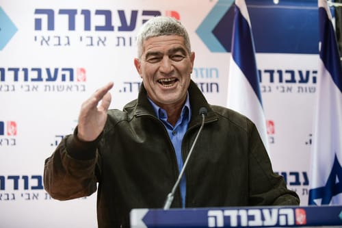 טל רוסו מציג את ההוכחה שהוא רשאי לרוץ לכנסת