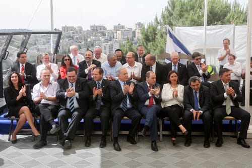 לפני או אחרי שימוע? ראשי מפלגות הימין בעד נתניהו